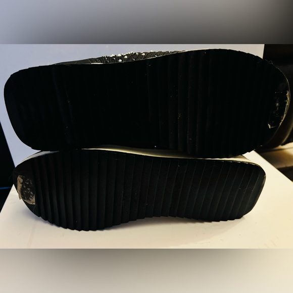 Kenneth Cole Reaction Cameron Jewel EZ-ON Slip-on Sneakers - Picture 3 of 5